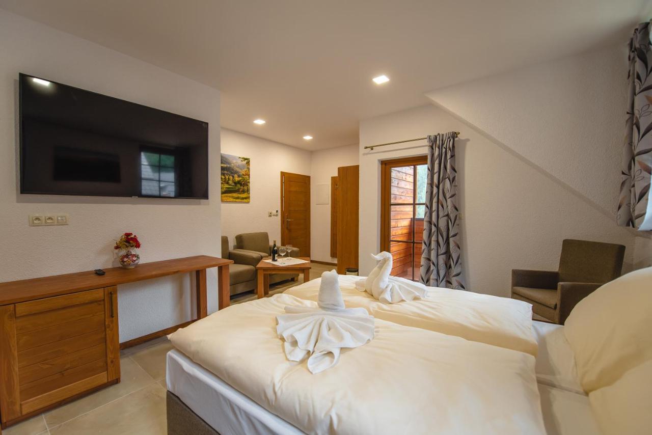 Wellness Hotel Ondrasuv Dvur بيلا المظهر الخارجي الصورة