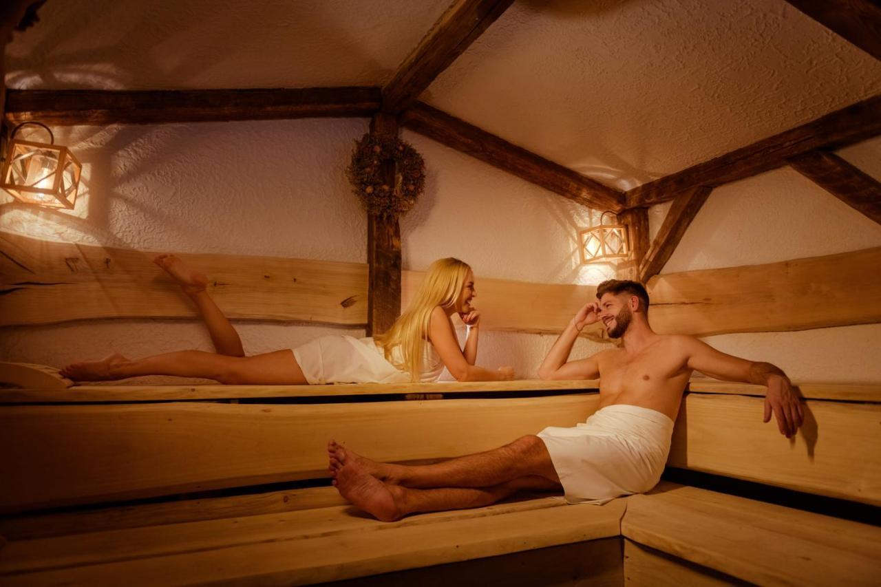 Wellness Hotel Ondrasuv Dvur بيلا المظهر الخارجي الصورة