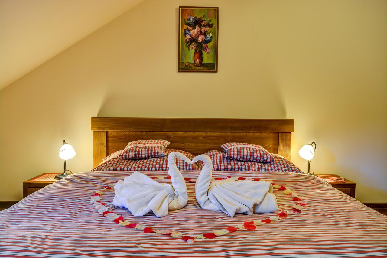 Wellness Hotel Ondrasuv Dvur بيلا المظهر الخارجي الصورة
